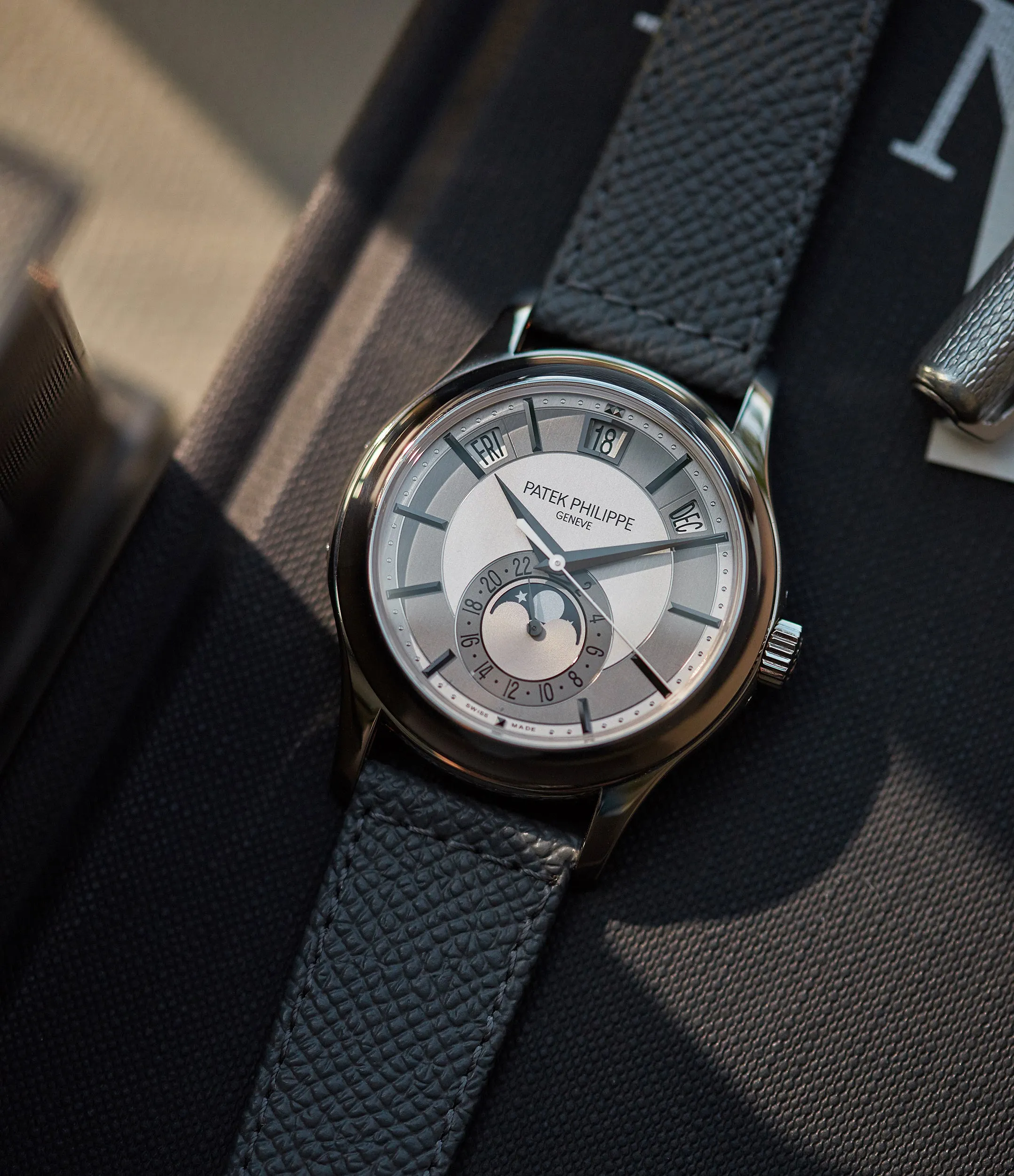 5205G-001 | Annual Calendar | White Gold