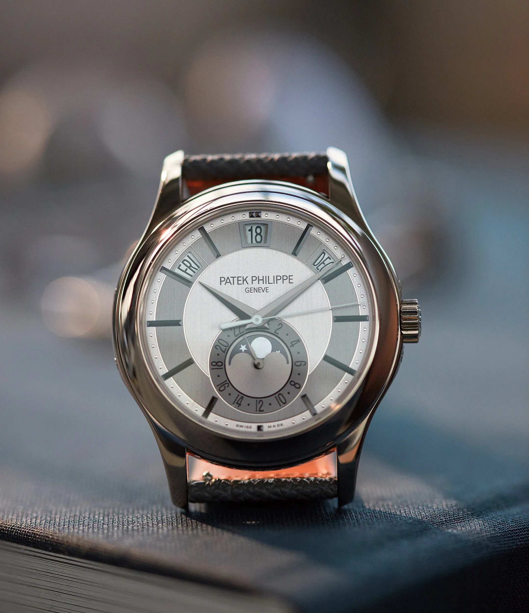 5205G-001 | Annual Calendar | White Gold