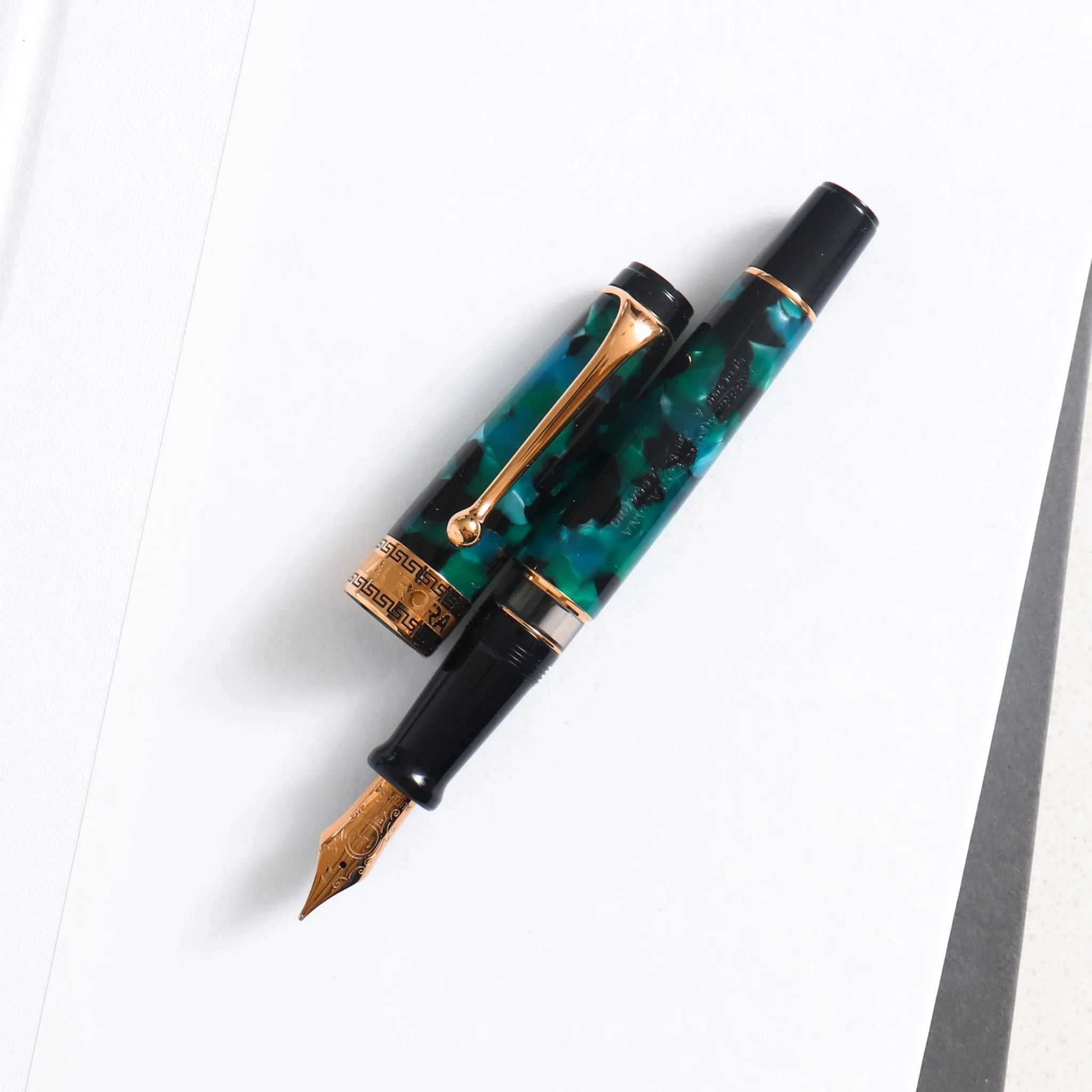 Aurora Optima Auroloide Emerald Green Fountain Pen