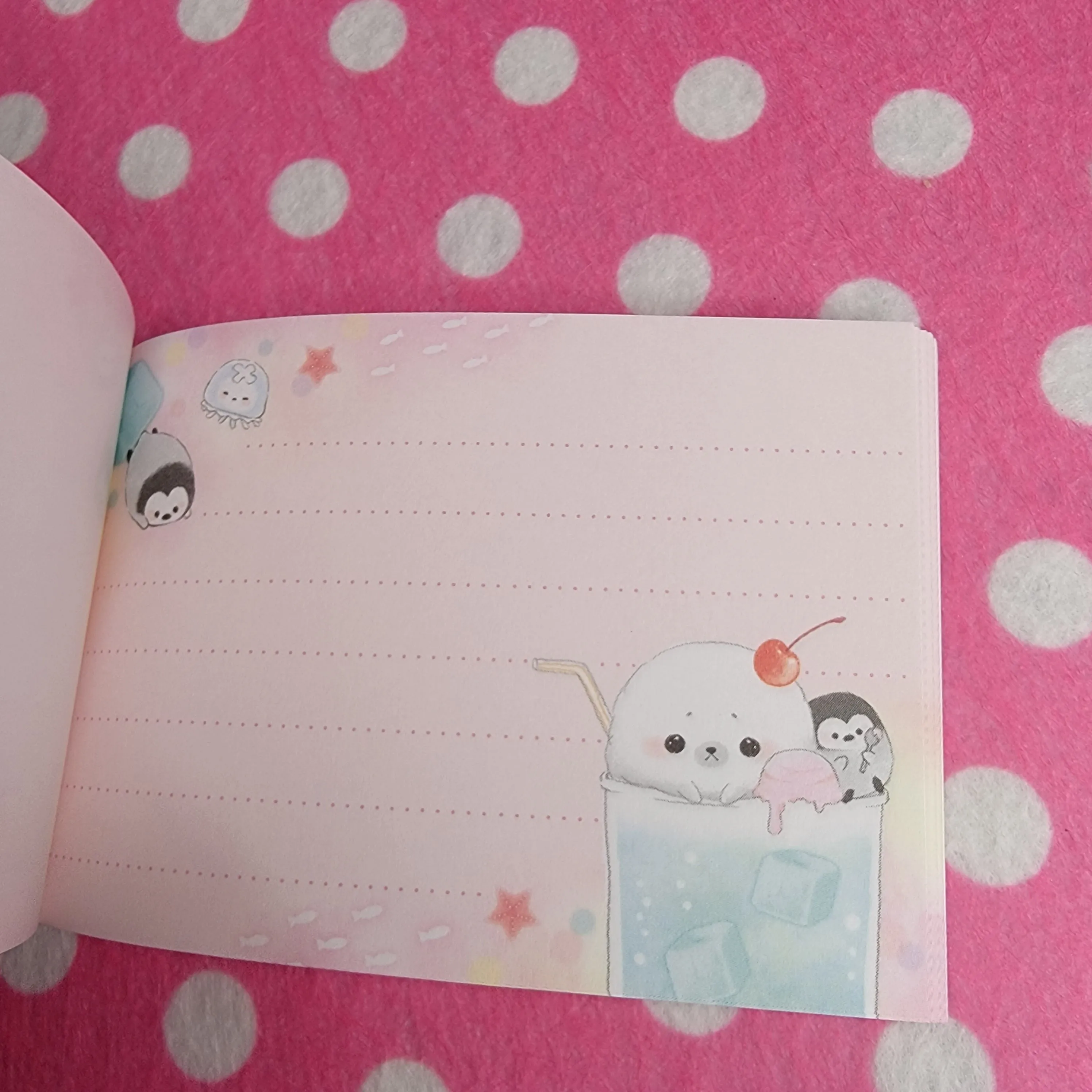 Crux, Shombori Azarashi Baby Seal Small Memo Pad