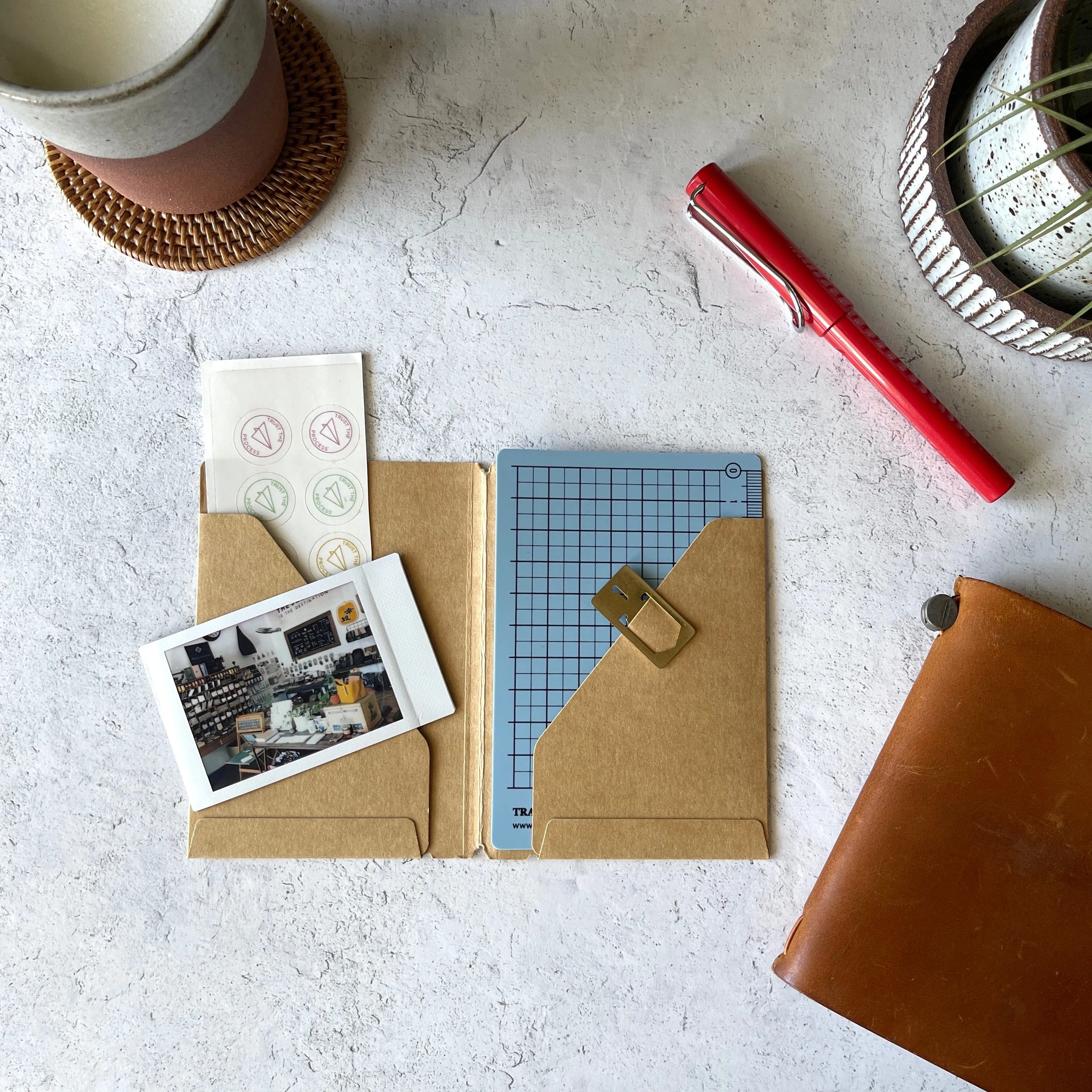 [TRC] 010 // Kraft Folder (Passport)