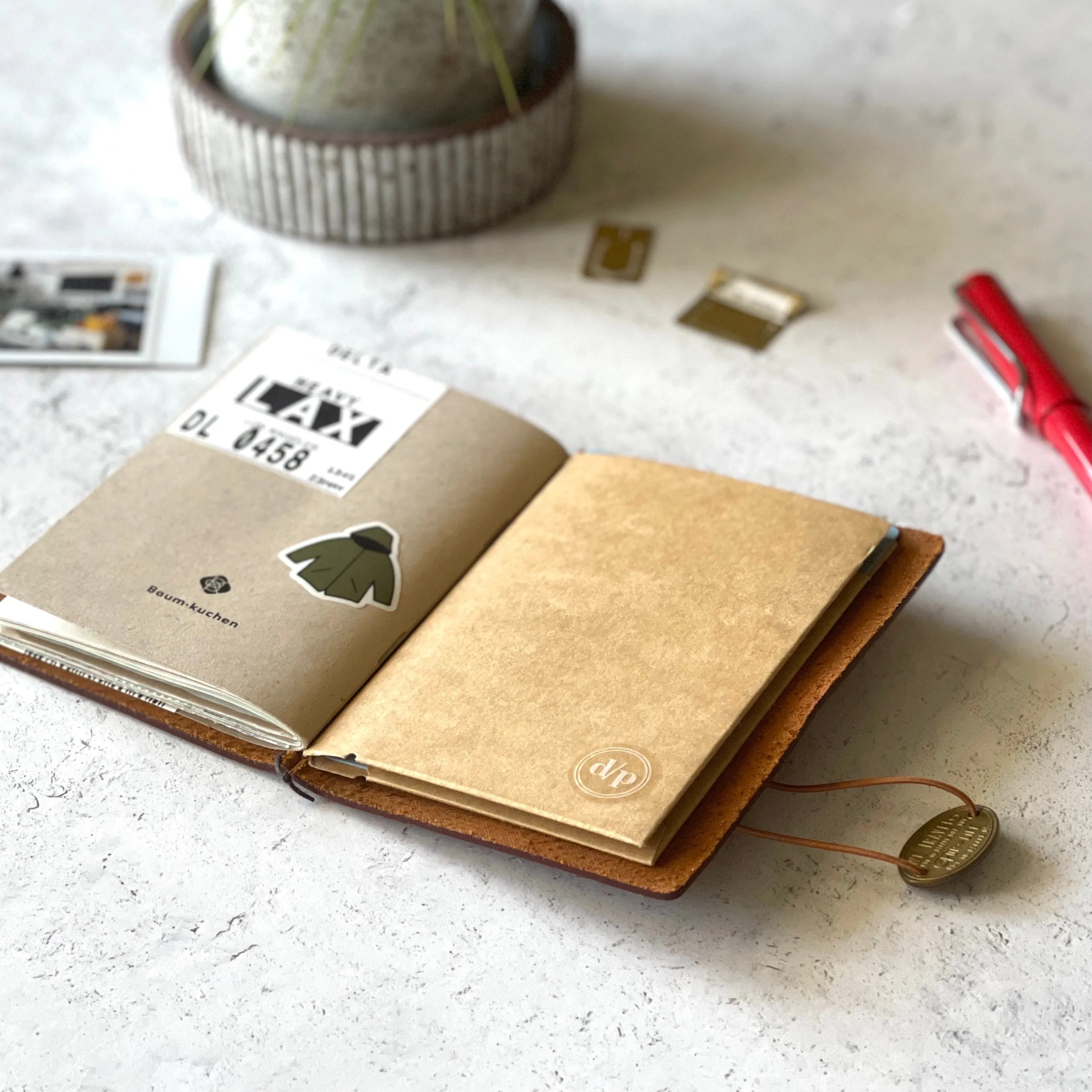 [TRC] 010 // Kraft Folder (Passport)