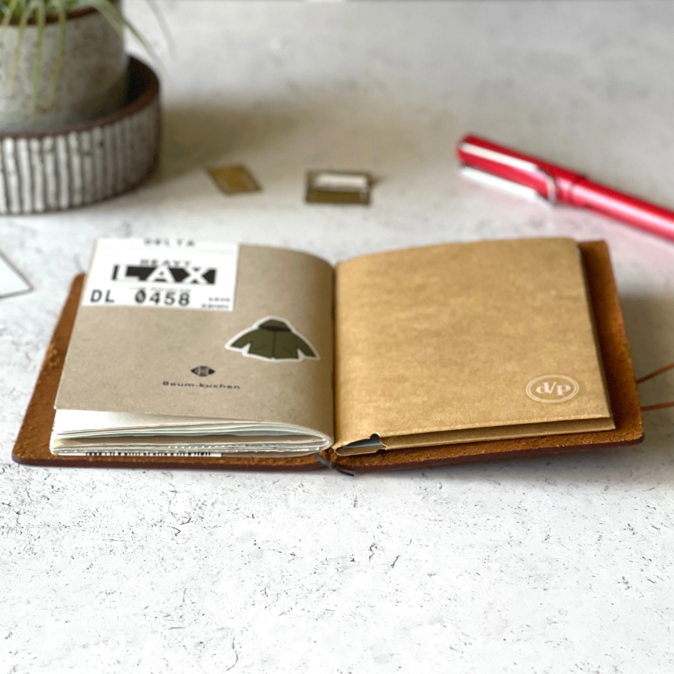 [TRC] 010 // Kraft Folder (Passport)